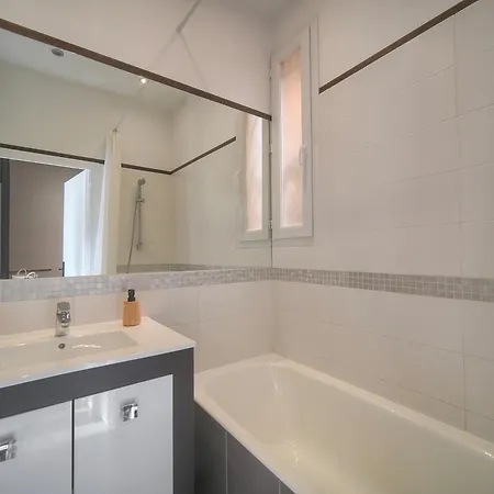 Duplex 3 Terrasse Et 1 Dependance A4b026 *