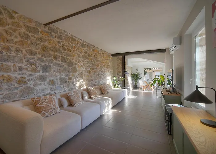 Apartment Duplex 3 Terrasse Et 1 Dependance A4b026